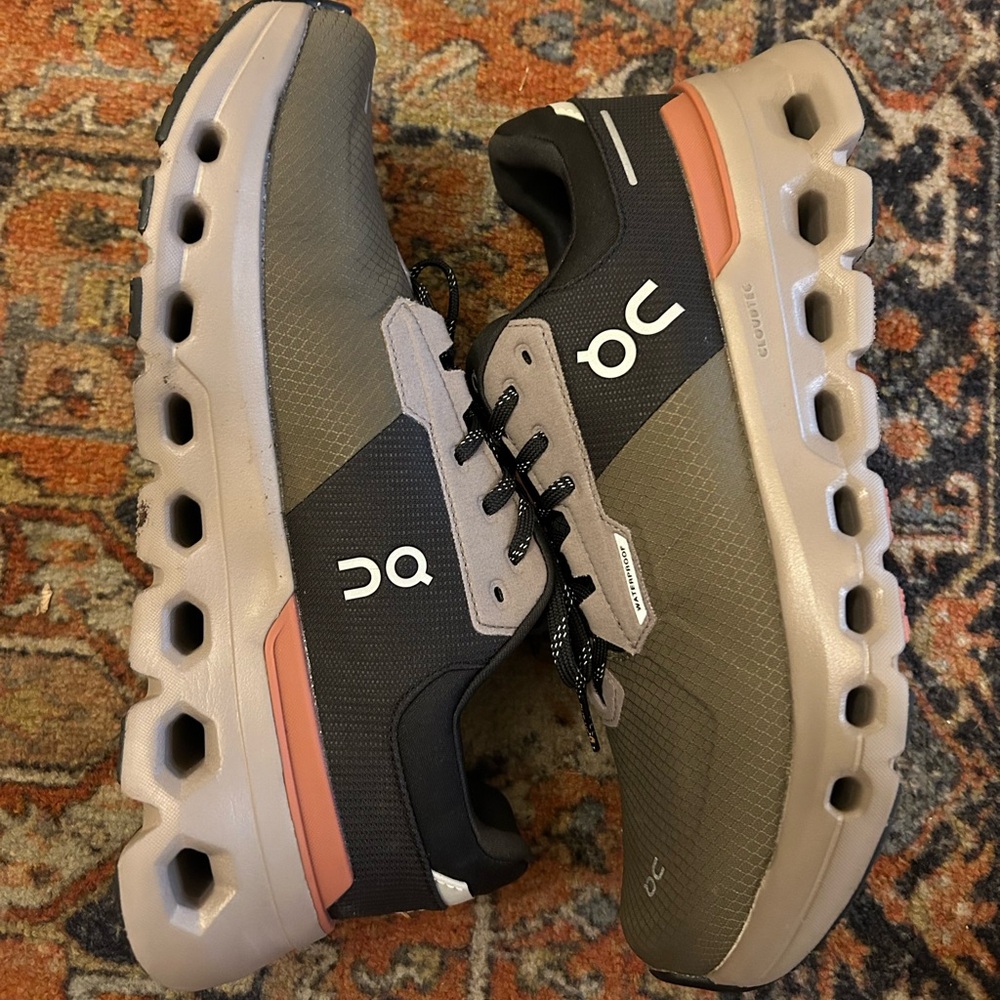 Cloudrunner 2 Waterproof Shoes - Size 8 never worn